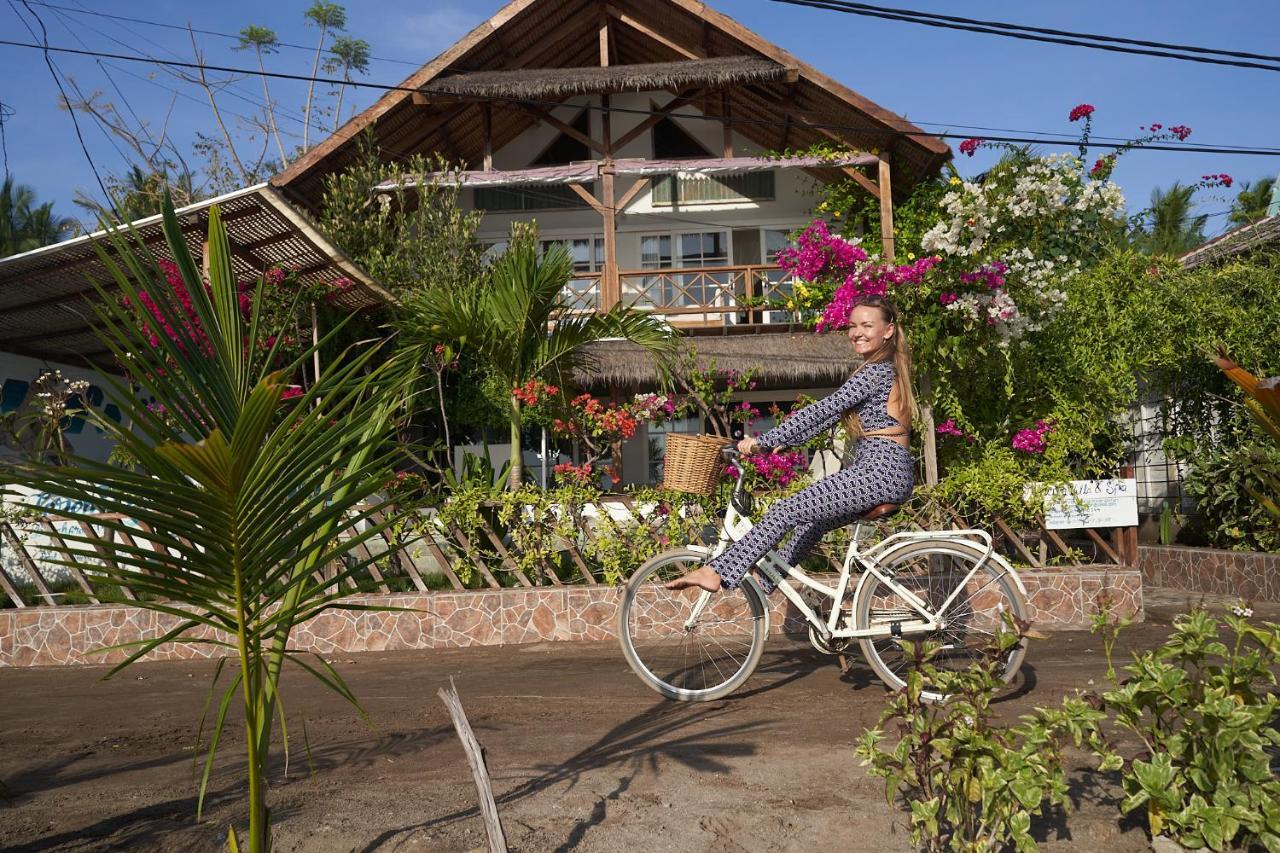 Serenity Luxurious Beachfront Villa & Spa With Private Infinity Pool, 8 Guests Gili Air Ngoại thất bức ảnh