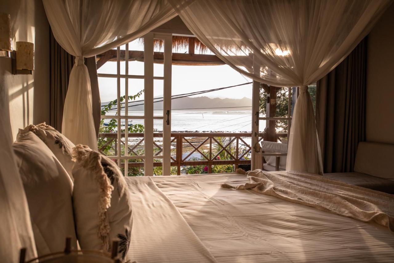 Serenity Luxurious Beachfront Villa & Spa With Private Infinity Pool, 8 Guests Gili Air Ngoại thất bức ảnh