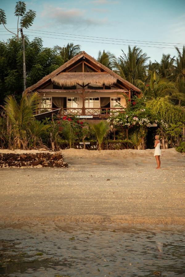 Serenity Luxurious Beachfront Villa & Spa With Private Infinity Pool, 8 Guests Gili Air Ngoại thất bức ảnh