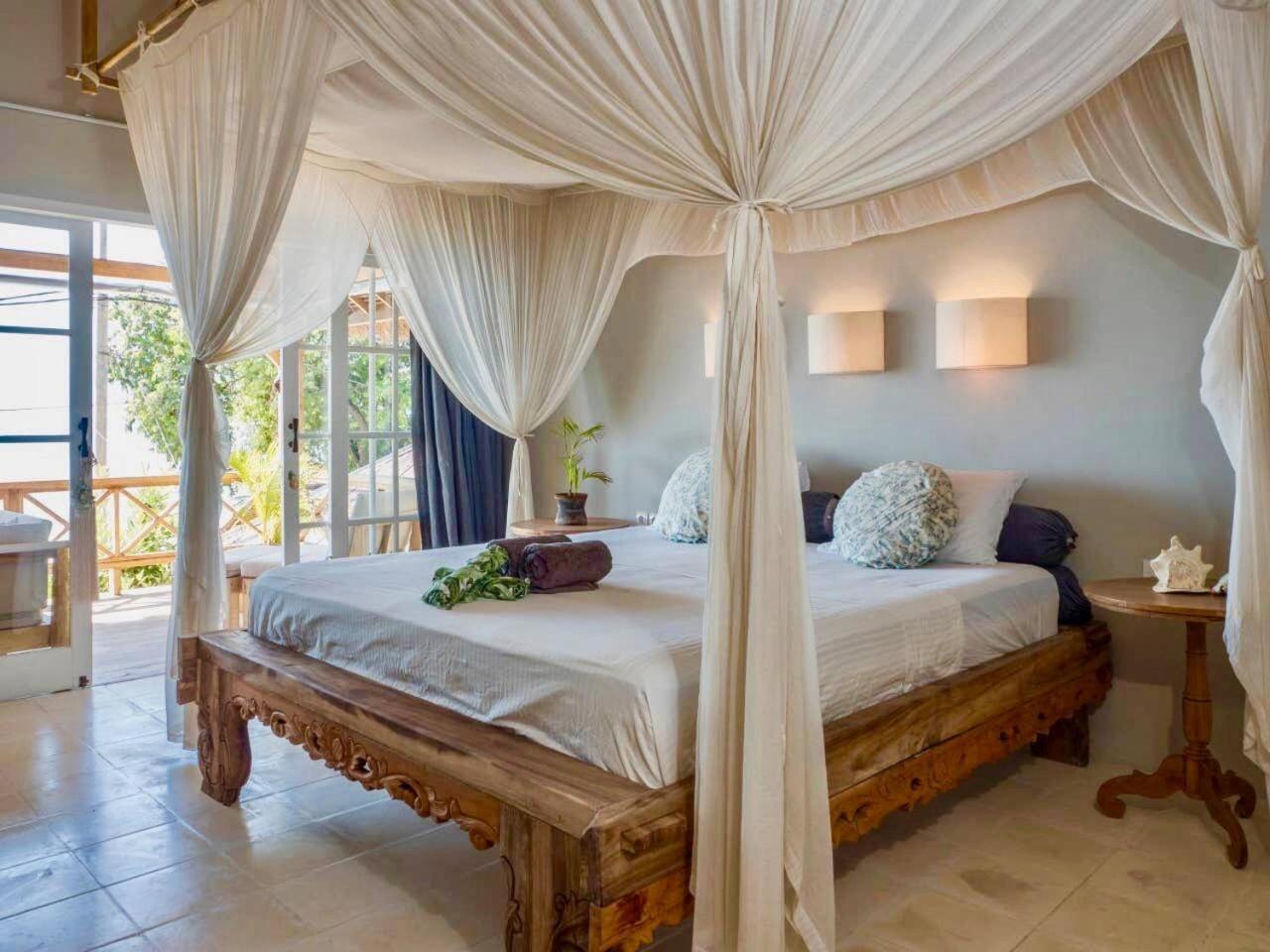Serenity Luxurious Beachfront Villa & Spa With Private Infinity Pool, 8 Guests Gili Air Ngoại thất bức ảnh