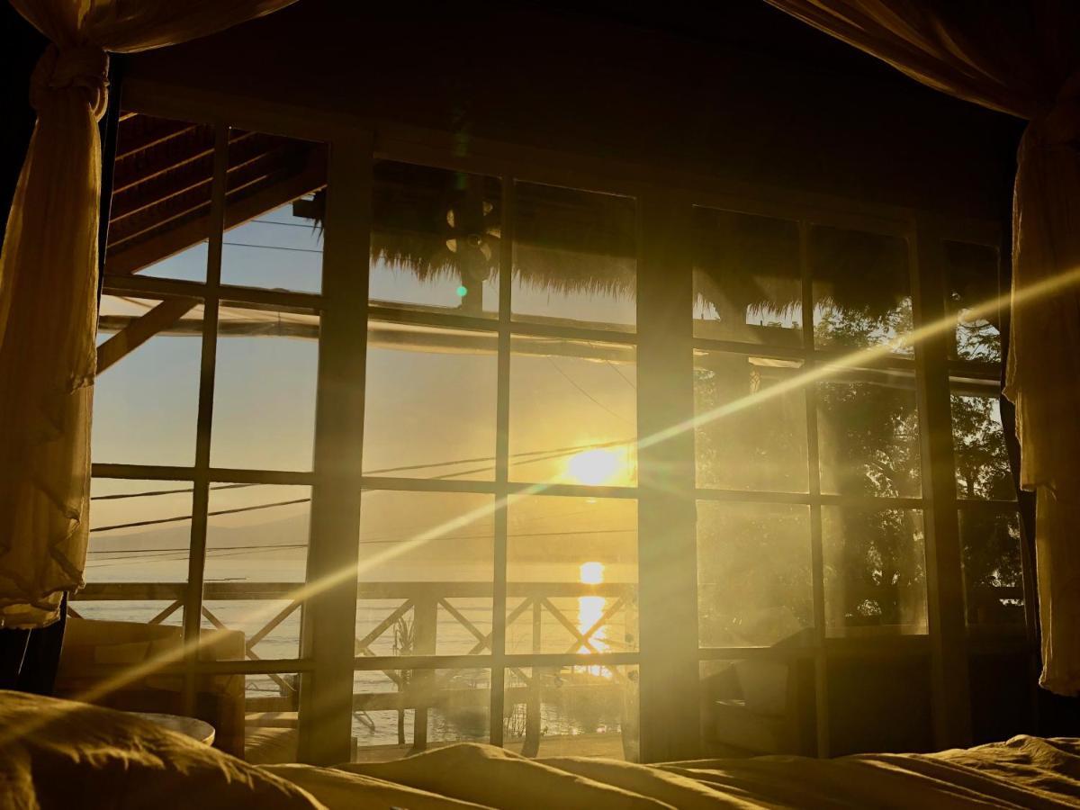 Serenity Luxurious Beachfront Villa & Spa With Private Infinity Pool, 8 Guests Gili Air Ngoại thất bức ảnh